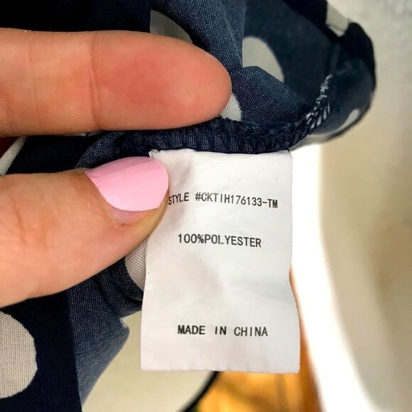 Polka Dot Shortsleeved Blouse - Picture 8 of 10